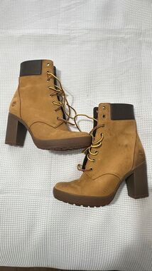 Timberland Women's Tillston 3 inch High Heel Wheat Leather Boots Size 7.5 A851